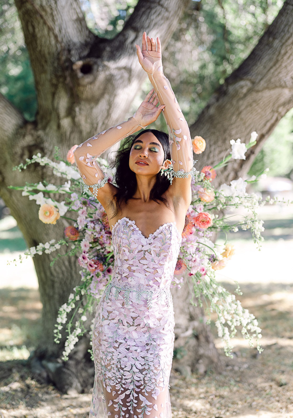 Fujiblossom color embroidered wedding dress