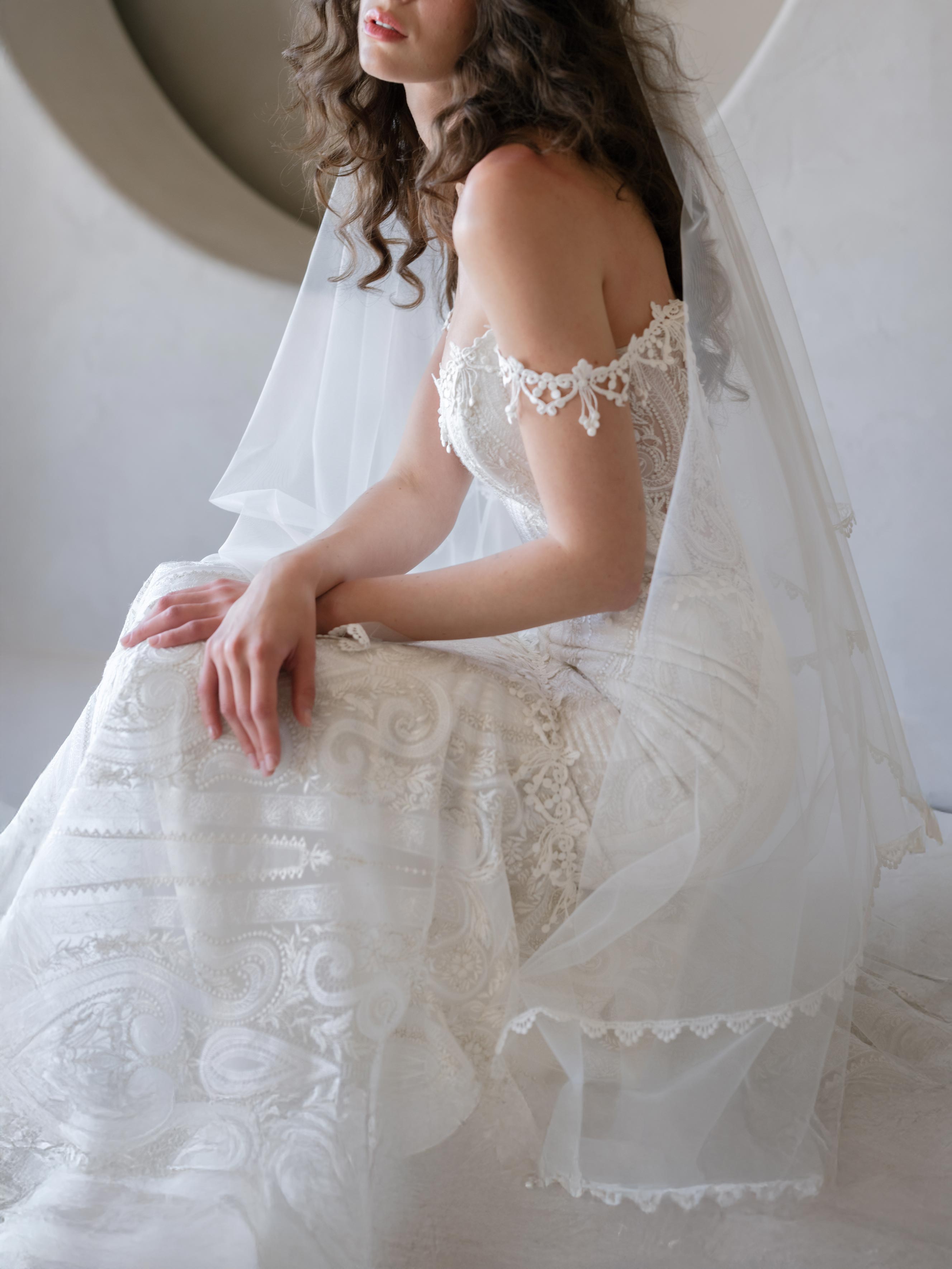 Vintage Style Lace Wedding Dress Triolet