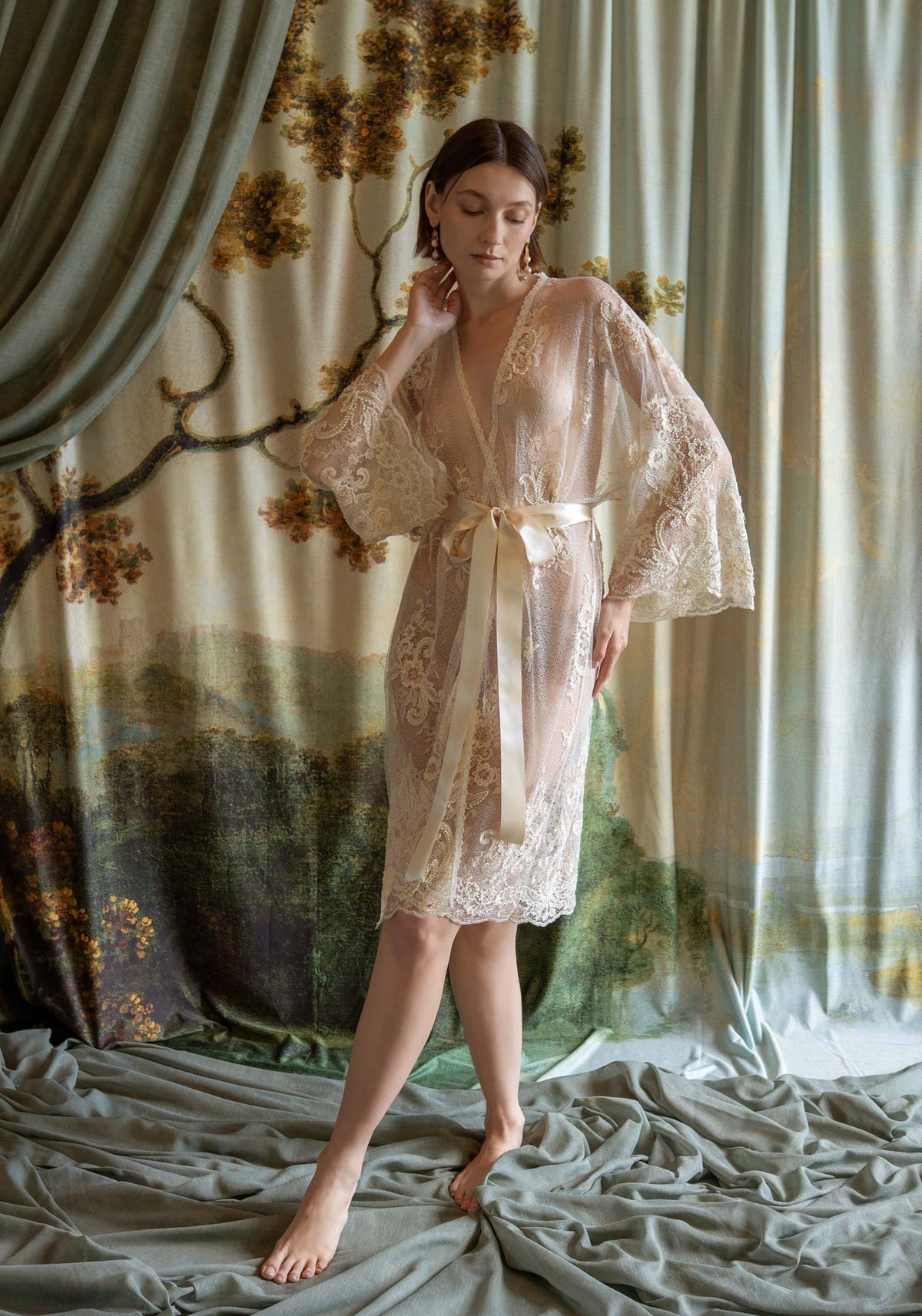 Pearle Beaded Lace Kimono Robe