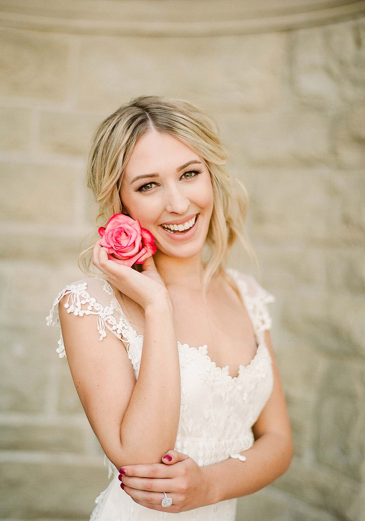 Sweetheart neckline of the Kristene wedding dress