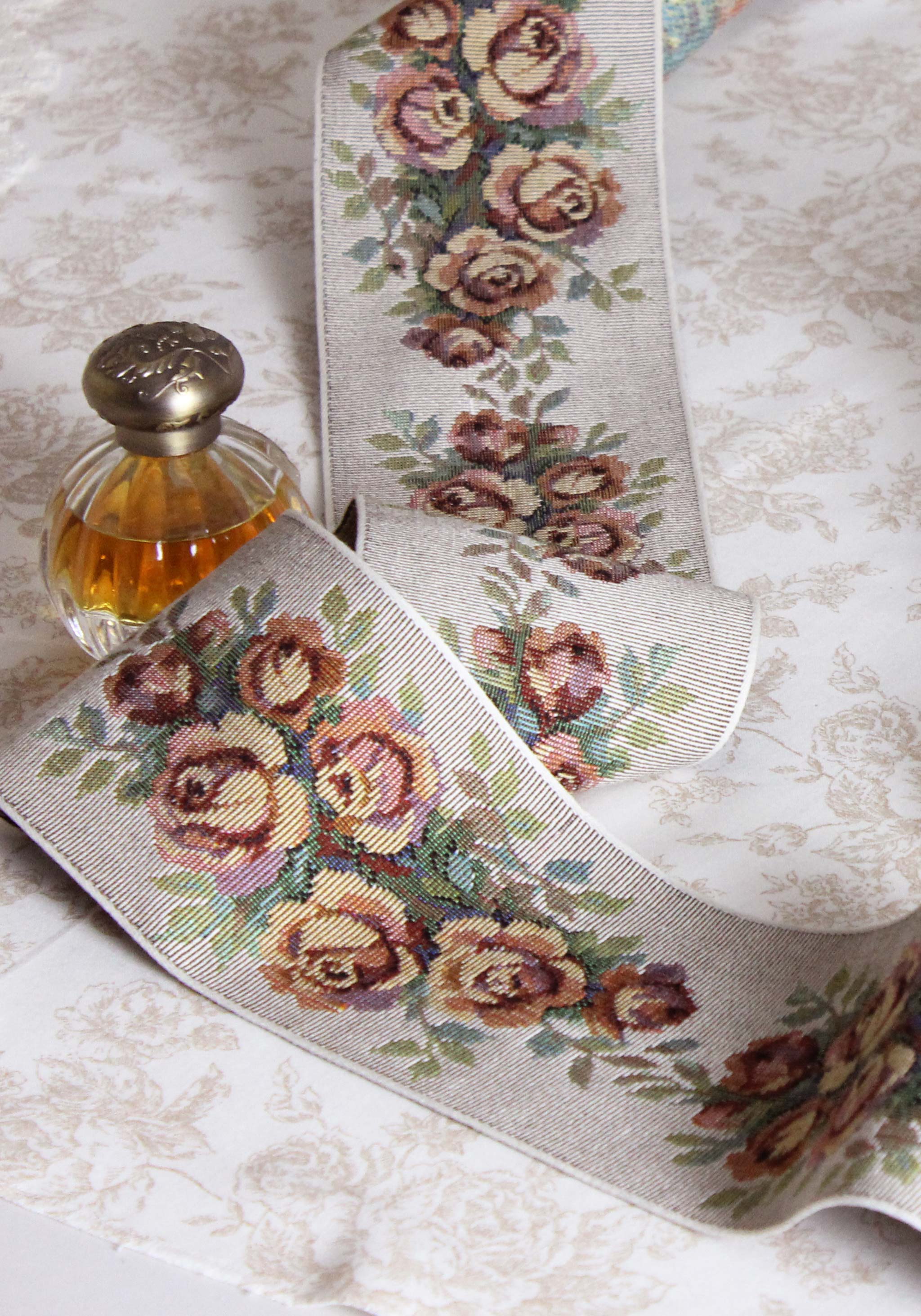 Vintage Rose Jacquard Trim