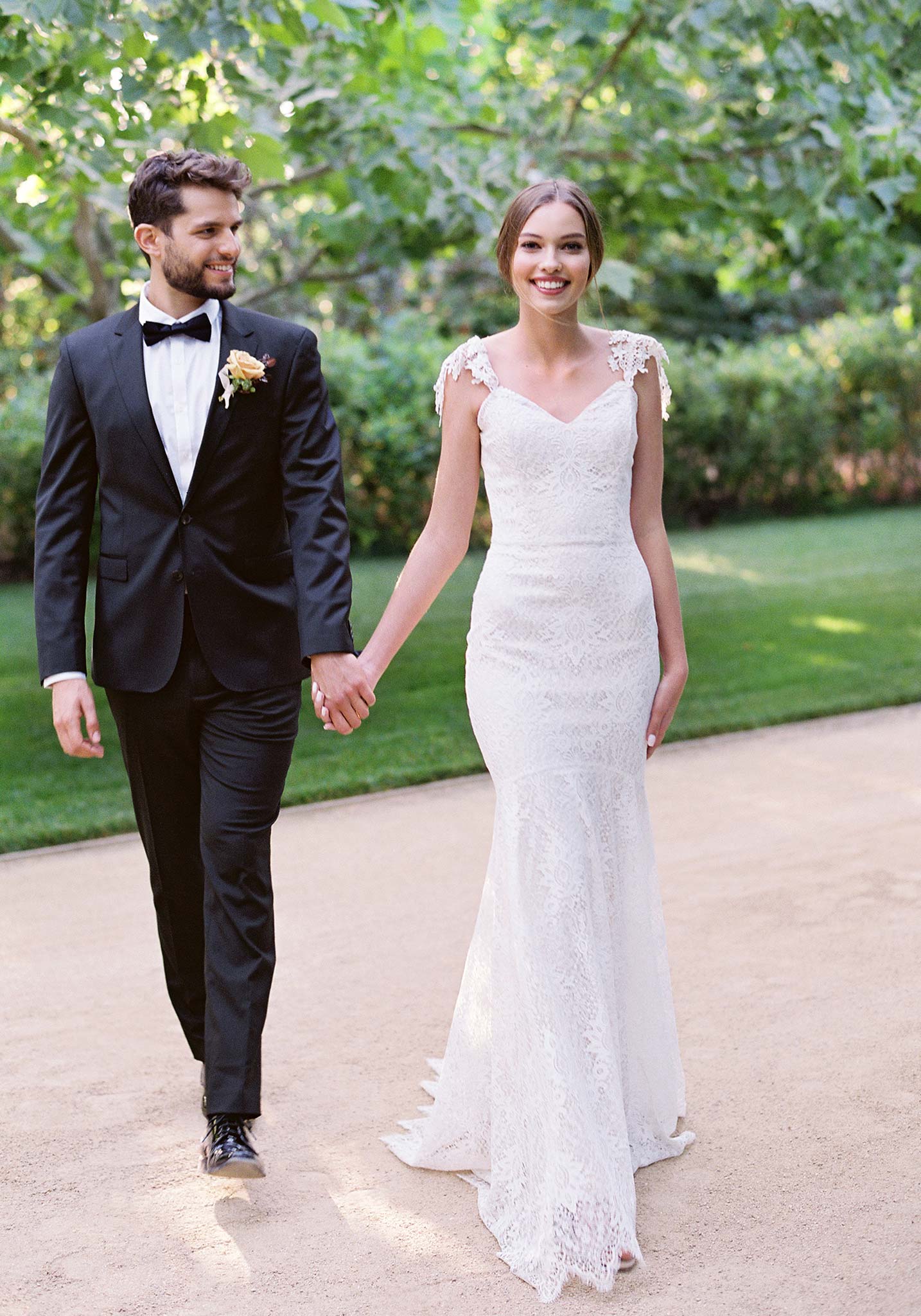 Romantiuqe vintage style wedding dress by Claire Pettibone