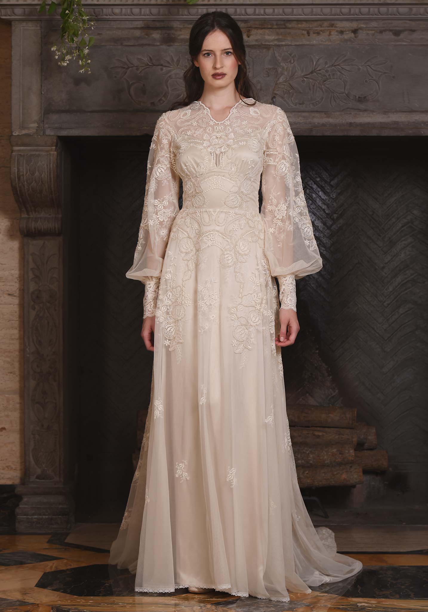 Long Sleeve Vintage Sale Wedding Dress Sample Chrysanthemum