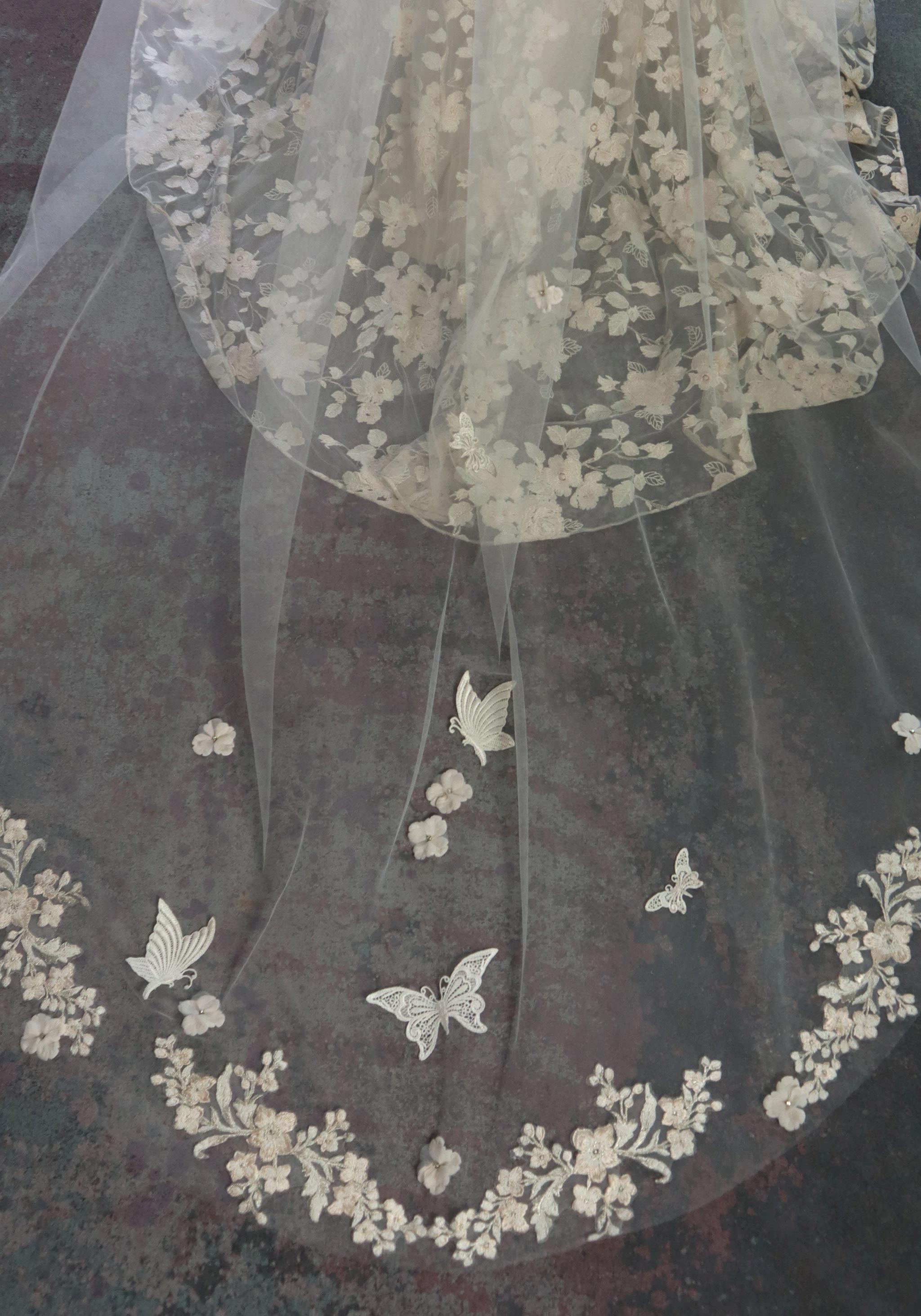 Claire Pettibone Accessories Flora Cathedral Veil | Flower Embroidered Veil | Claire Pettibone Ivory / Juliet Fingertip (44/112cm)