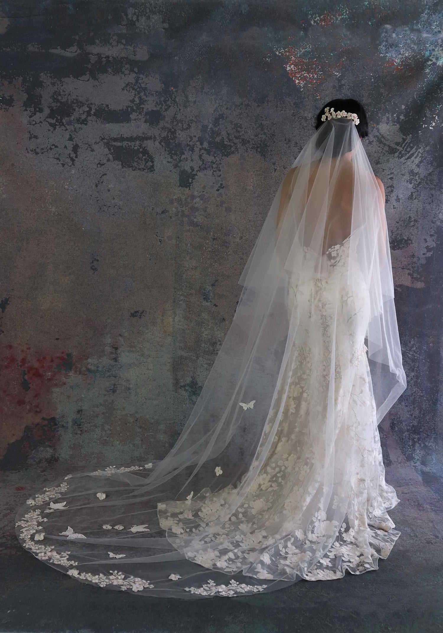 April Butterfly Floral Veil | Claire Pettibone Ivory / Waterfall Cathedral (94/239cm)