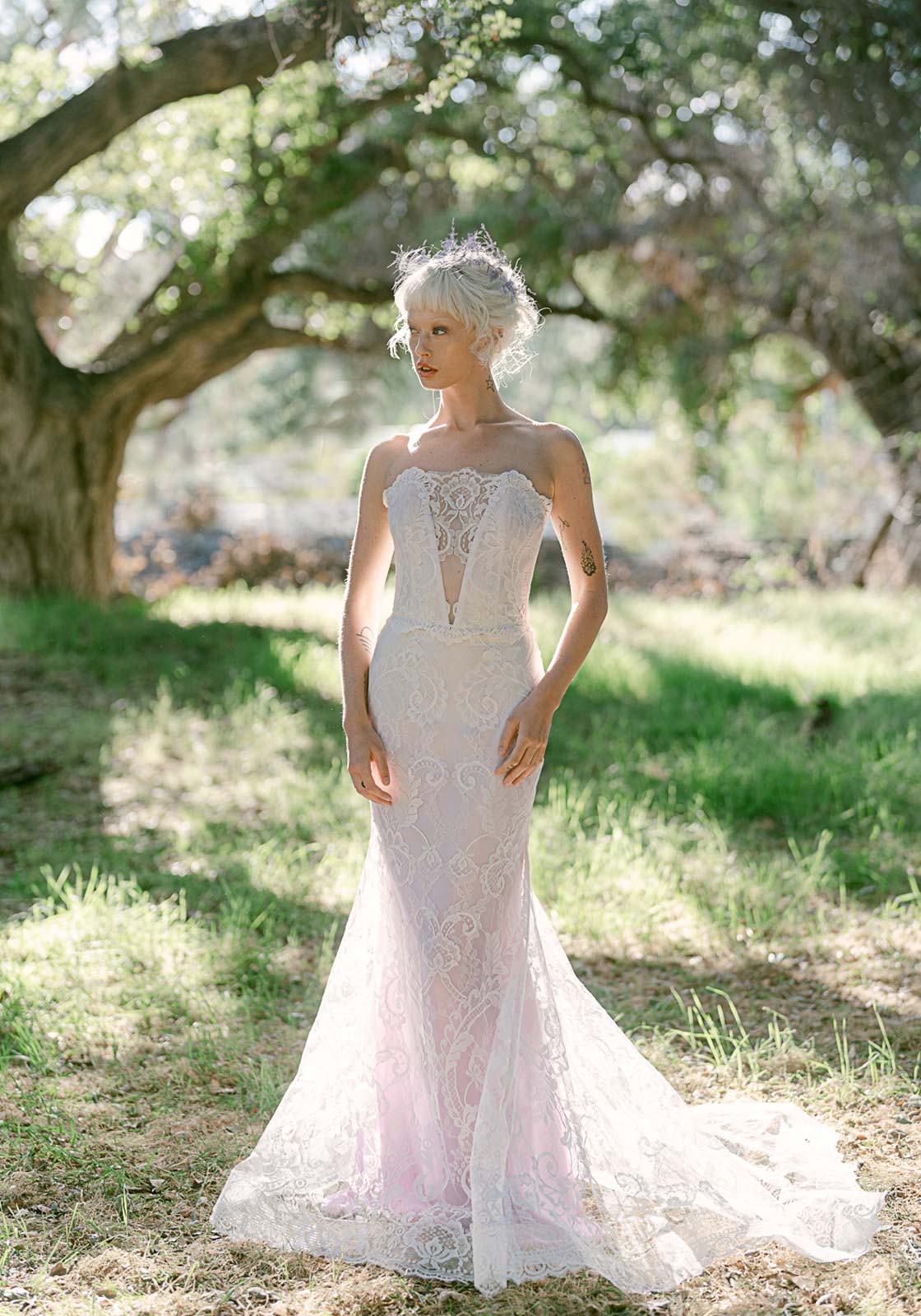Quill Lace Wedding Dress Colorful Silk Corset bodice Fit and Flare Quill Lace Wedding Dress Colorful Silk Corset bodice Fit and Flare