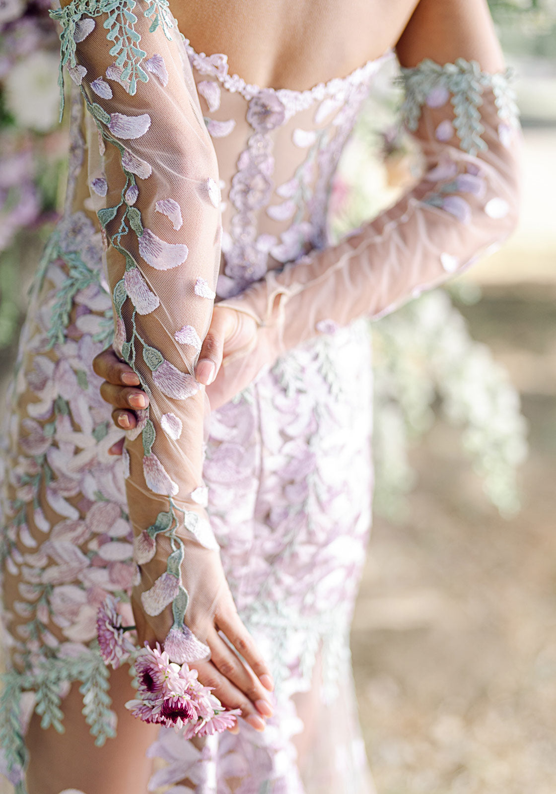 Fujiblossom color embroidered wedding dress