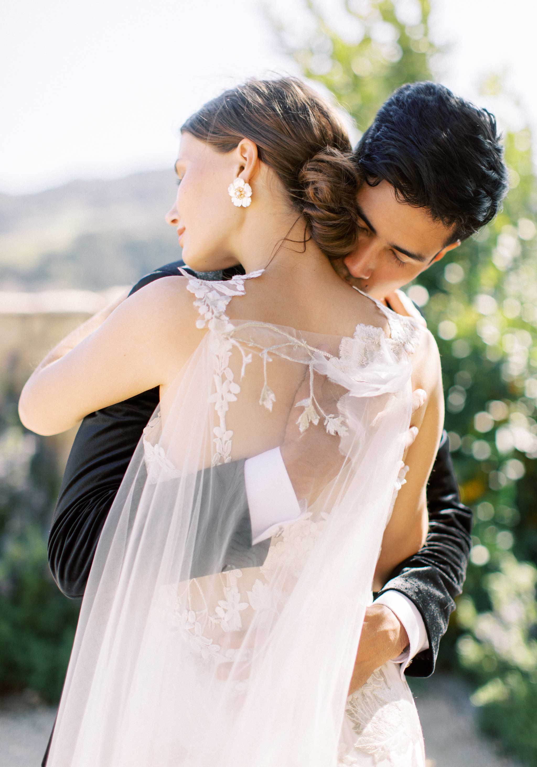 Ivory Lace Capelet discount Wedding Dress