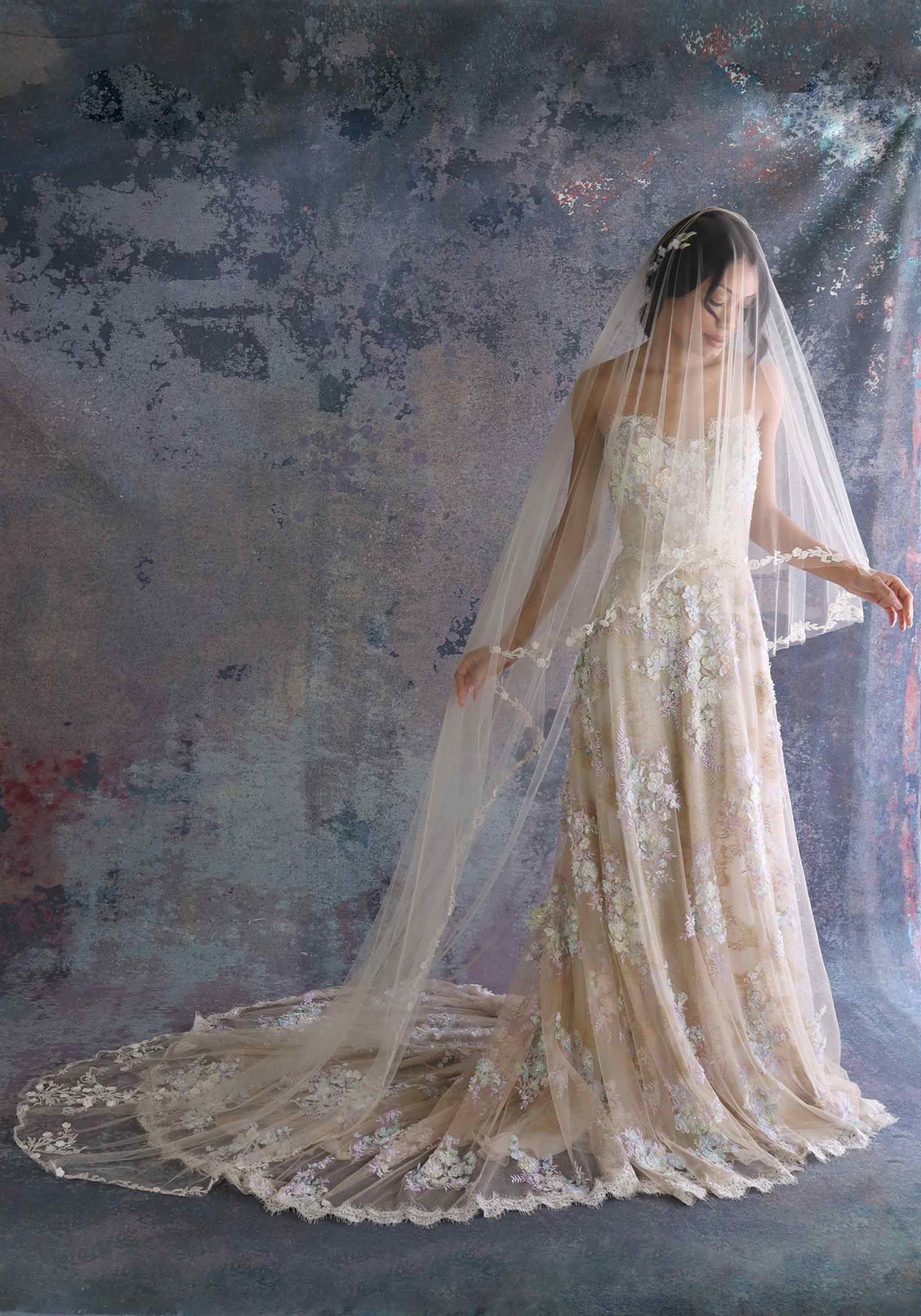 Kew Gardens Wedding｜Rosa Clara Bridal Gown & Mantilla Veil