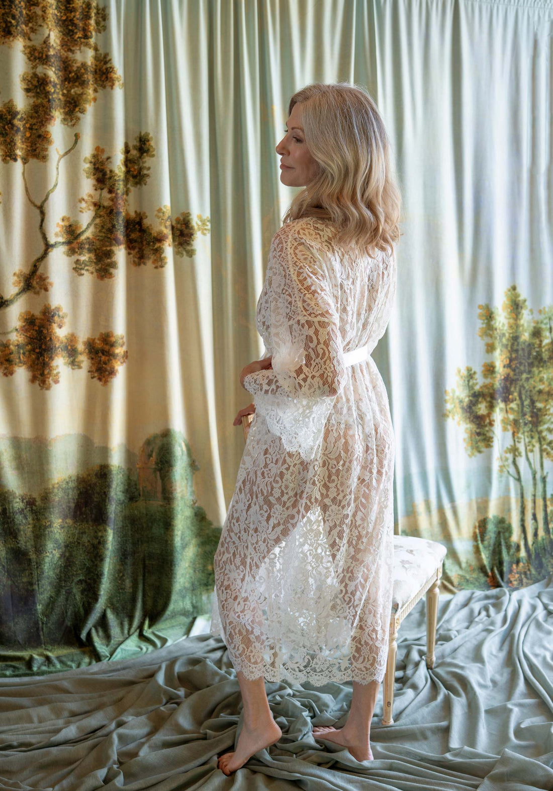 Classic bridal ivory lace kimono robe with scalloped edges and floral lace design.