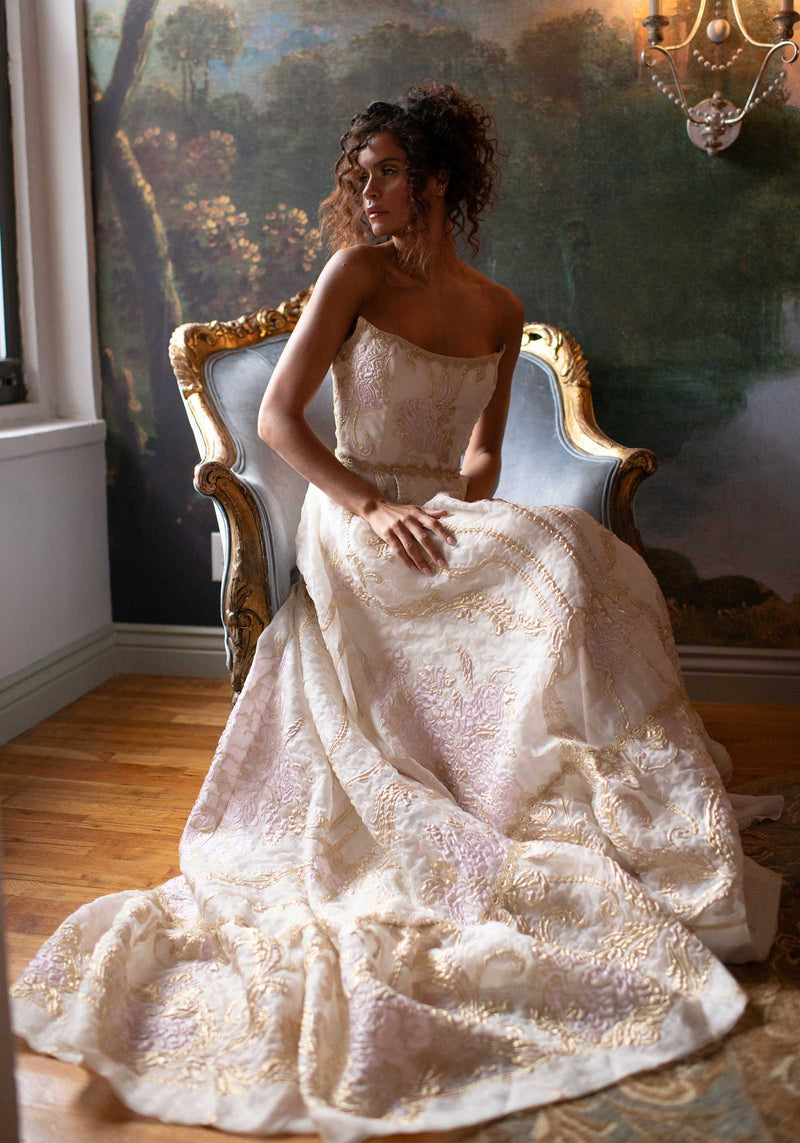 Claire Pettibone Intricate Lace Wedding Dress Dsire Wedding Gown Elegant Ivory  Silk Organza Gold Lace