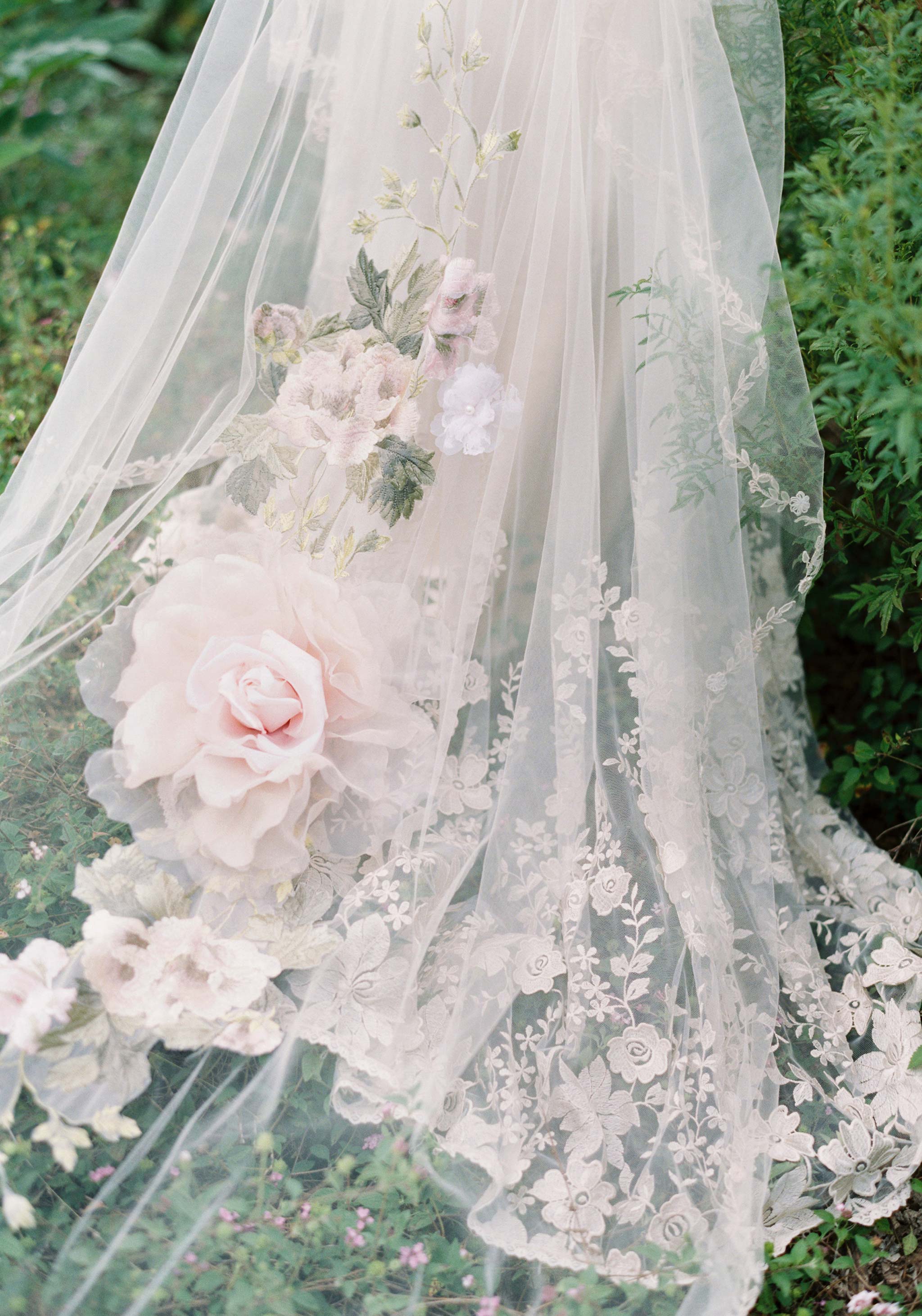 Flower wedding cape, floral cape, secret garden wildflower veil cape, green leaves bridal good cape cover-up, botanical garden red pink cape veil